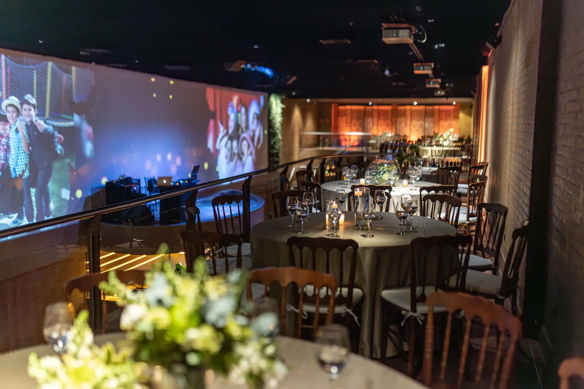 Atmosphère luxueuse des restaurants du BelvarionResorthall