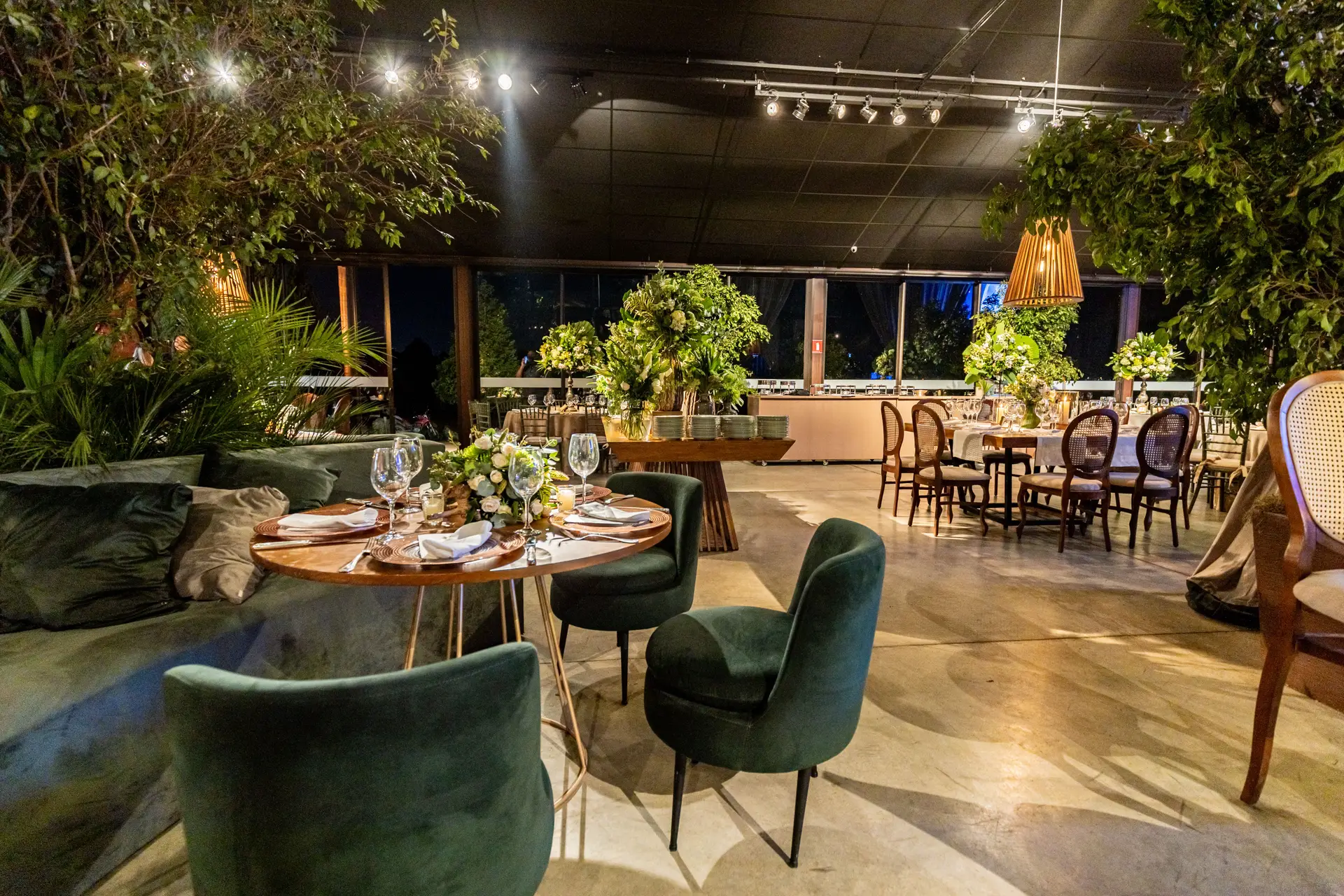 Fine Dining - Le Belvarion
